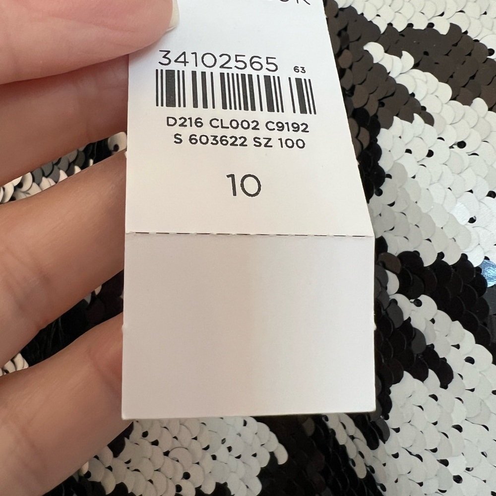 NWT Ann Taylor full sequin dress in a houndstooth pattern. Shift style.